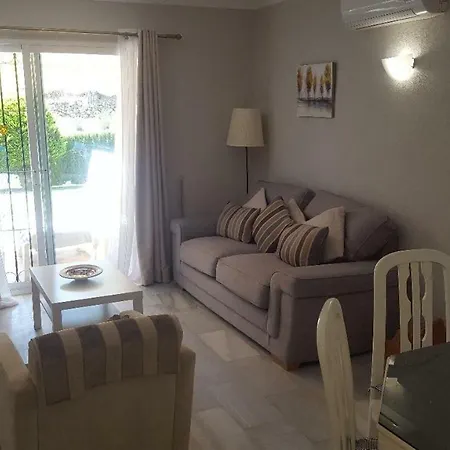 Calahonda 2 Bedroom House With Air Con