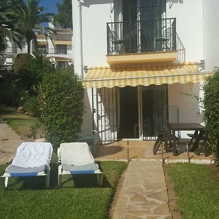 Calahonda 2 Bedroom House With Air Con *