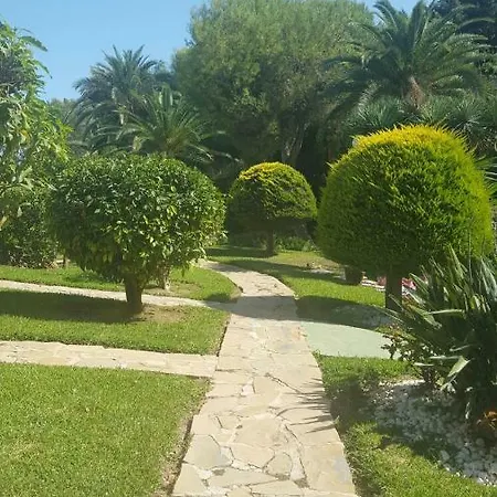Calahonda 2 Bedroom House With Air Con Holiday home Sitio de Calahonda