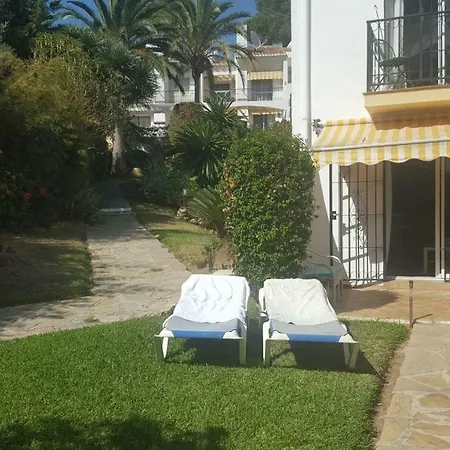 Calahonda 2 Bedroom House With Air Con *