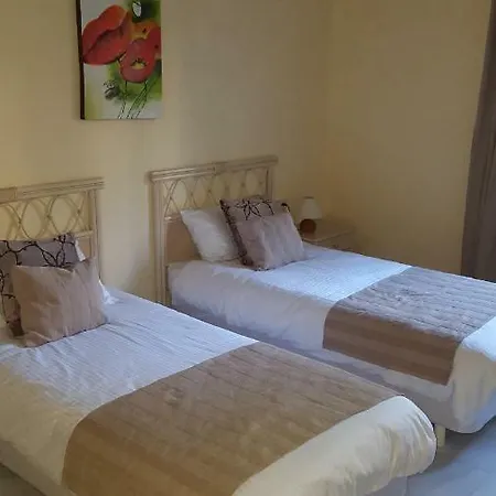 Calahonda 2 Bedroom House With Air Con Sitio de Calahonda