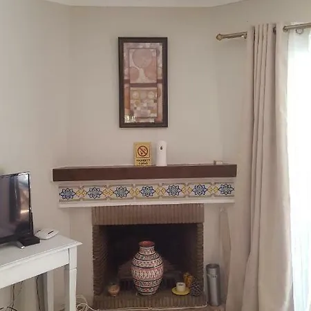 Calahonda 2 Bedroom House With Air Con Holiday home *