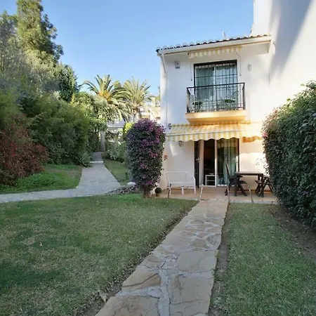 Calahonda 2 Bedroom House With Air Con Holiday home Sitio de Calahonda