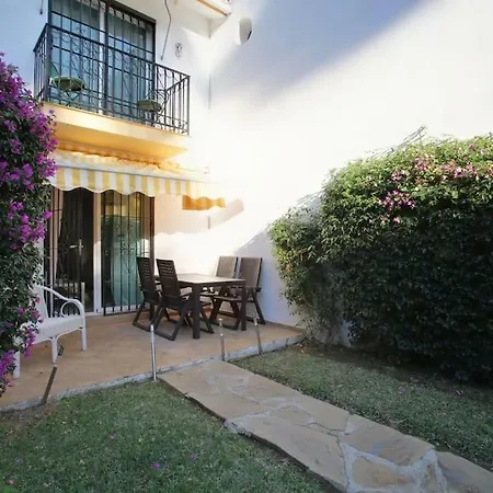 Calahonda 2 Bedroom House With Air Con *